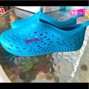 NEW Speedo Kids Water Pool Beach Slip-on Shoes Sandals L 9/10 9 10 Blue Pink
